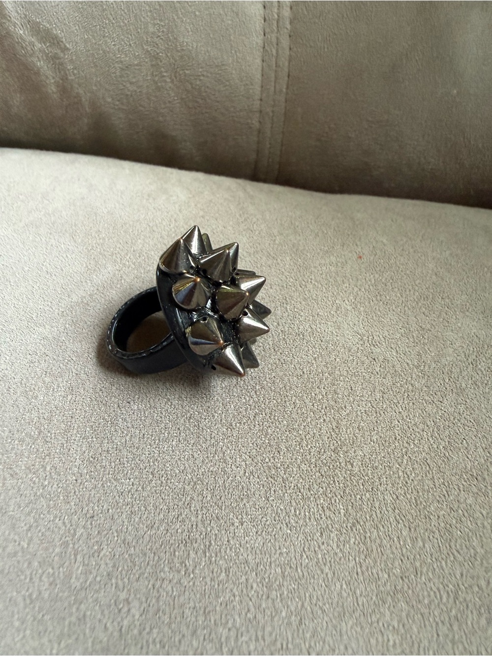 Vintage Y2K Spike Ring - Gunmetal Silver - Picture 2 of 3